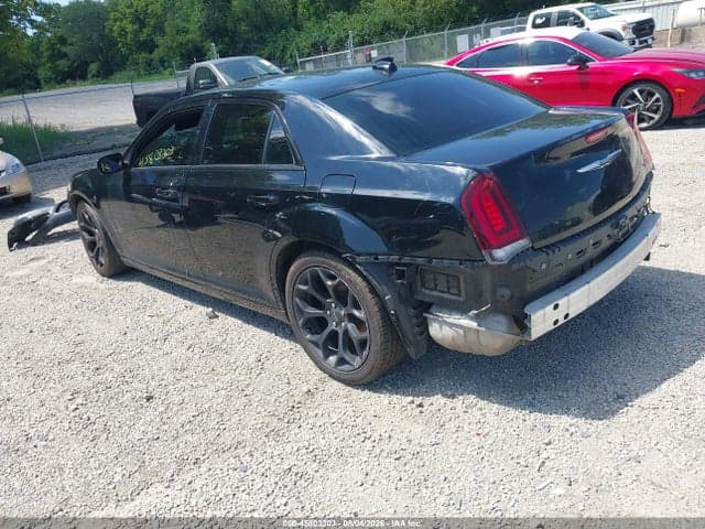 2019 CHRYSLER 300 3