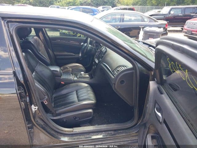 2019 CHRYSLER 300 5