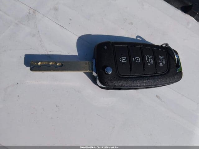 2025 HYUNDAI ELANTRA SE 11