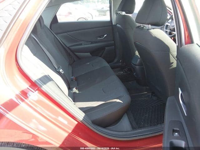 2025 HYUNDAI ELANTRA SE 8