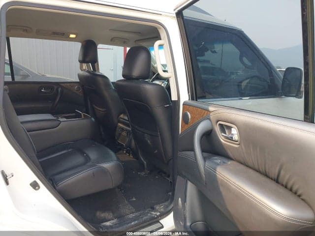 2017 INFINITI QX80 8