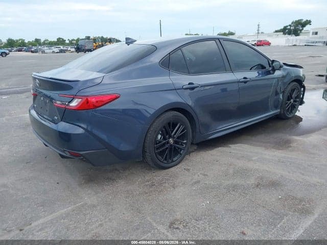 2026 TOYOTA CAMRY SE 4