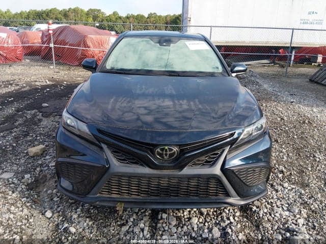 2021 TOYOTA CAMRY SE 12