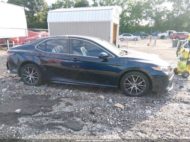 2021 TOYOTA CAMRY SE 13