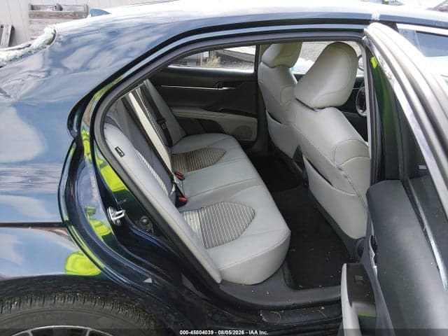 2021 TOYOTA CAMRY SE 8
