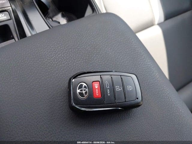 2025 TOYOTA CAMRY SE 11