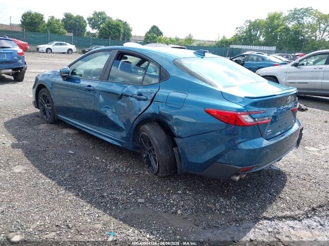 2025 TOYOTA CAMRY SE 3