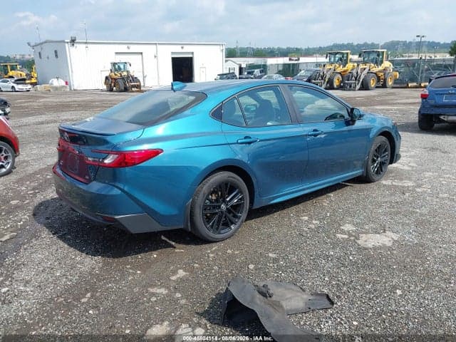2025 TOYOTA CAMRY SE 4