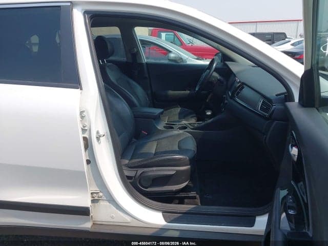 2017 KIA NIRO EX 5