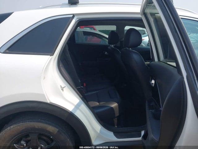 2017 KIA NIRO EX 8