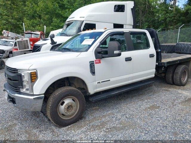 2019 FORD F-350 CHASSIS XL 2