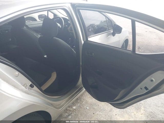 2021 NISSAN VERSA SV XTRONIC CVT 8