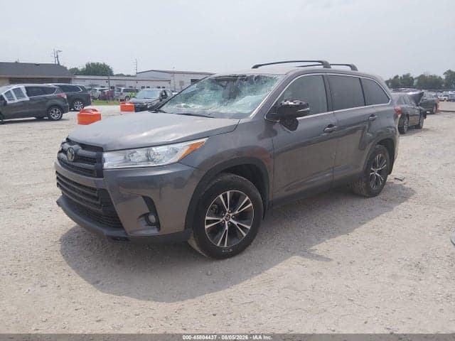 2019 TOYOTA HIGHLANDER LE 2