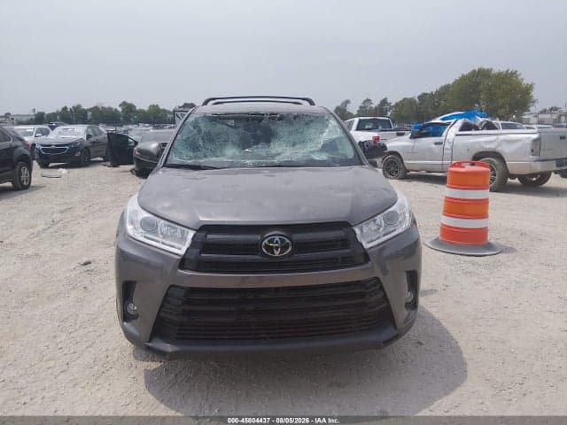 2019 TOYOTA HIGHLANDER LE 12