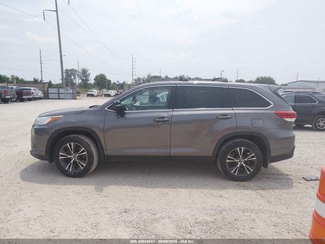 2019 TOYOTA HIGHLANDER LE 14