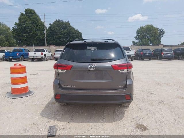 2019 TOYOTA HIGHLANDER LE 16