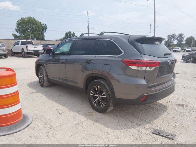 2019 TOYOTA HIGHLANDER LE 3