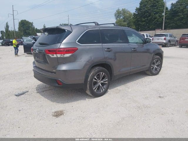 2019 TOYOTA HIGHLANDER LE 4