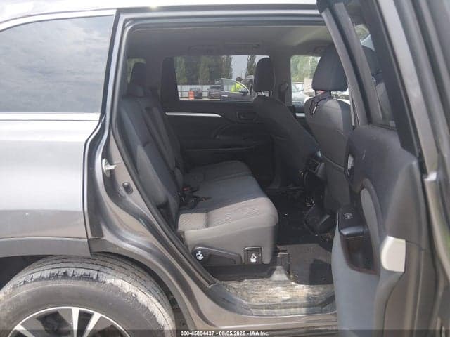 2019 TOYOTA HIGHLANDER LE 8