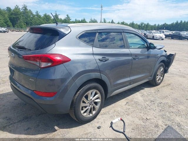 2017 HYUNDAI TUCSON SE 4