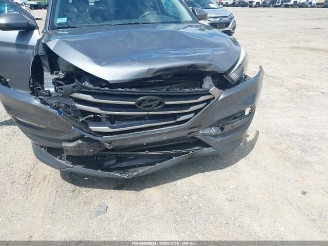 2017 HYUNDAI TUCSON SE 6