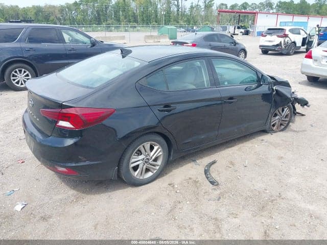 2019 HYUNDAI ELANTRA SEL 4