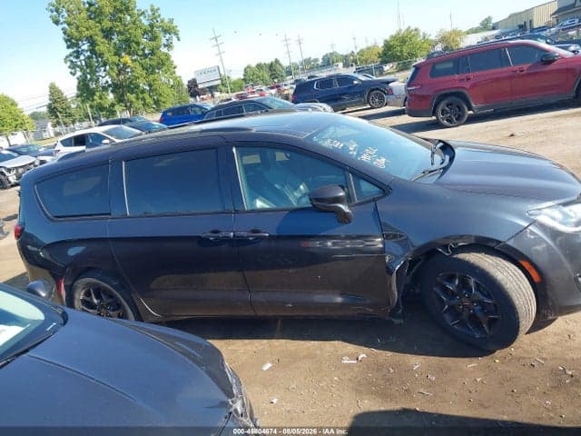 2019 CHRYSLER PACIFICA LIMITED 13