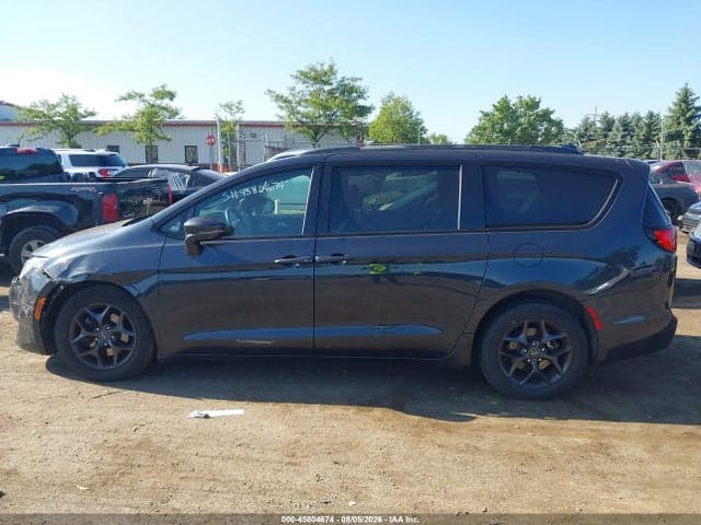 2019 CHRYSLER PACIFICA LIMITED 14