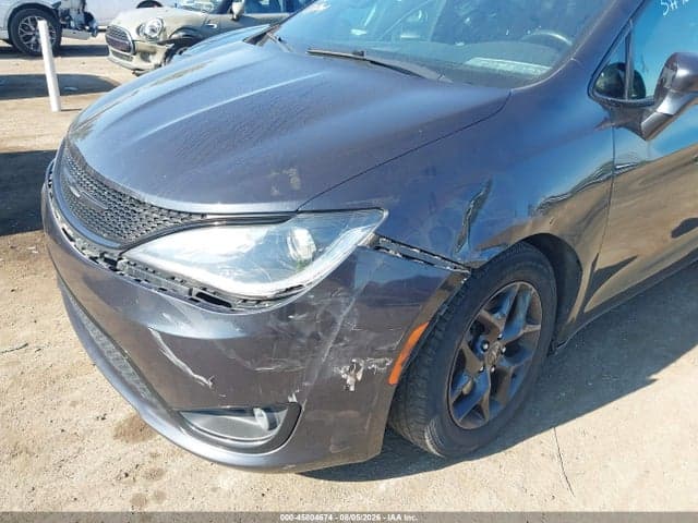 2019 CHRYSLER PACIFICA LIMITED 6