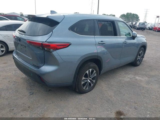 2020 TOYOTA HIGHLANDER XLE 4
