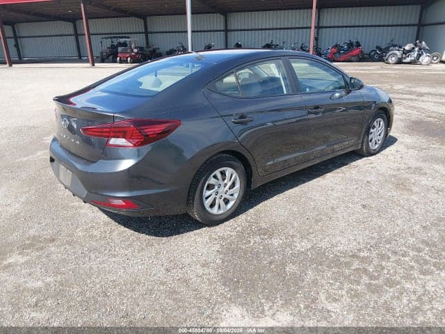 2020 HYUNDAI ELANTRA SE 4