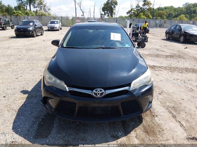 2017 TOYOTA CAMRY SE 12