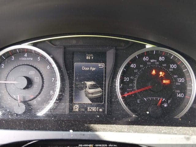 2017 TOYOTA CAMRY SE 15