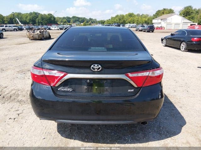 2017 TOYOTA CAMRY SE 16