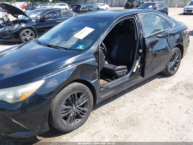 2017 TOYOTA CAMRY SE 17