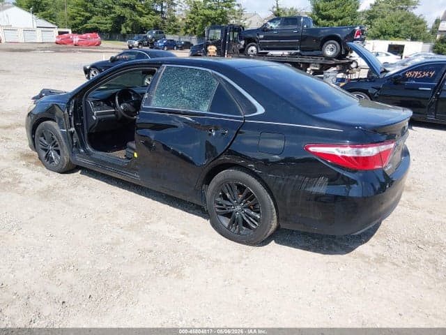 2017 TOYOTA CAMRY SE 3