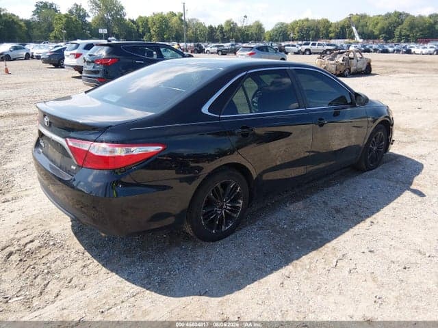 2017 TOYOTA CAMRY SE 4