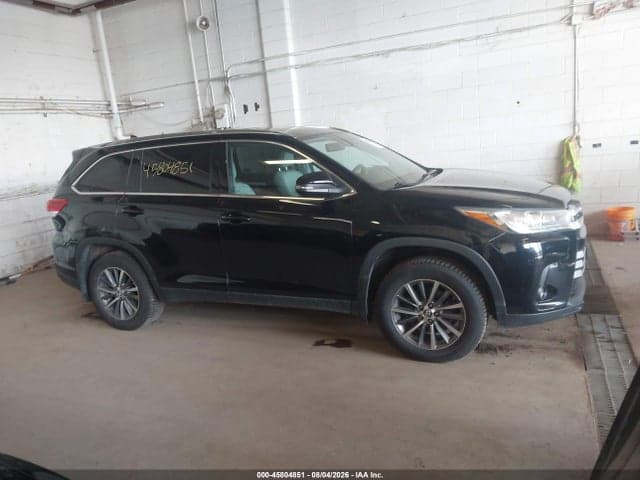 2019 TOYOTA HIGHLANDER XLE 13