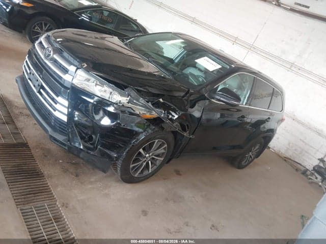 2019 TOYOTA HIGHLANDER XLE 14