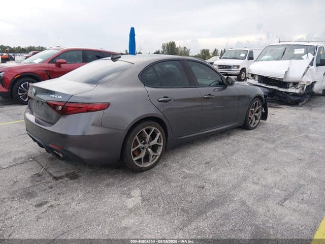 2018 ALFA ROMEO GIULIA TI SPORT AWD 4