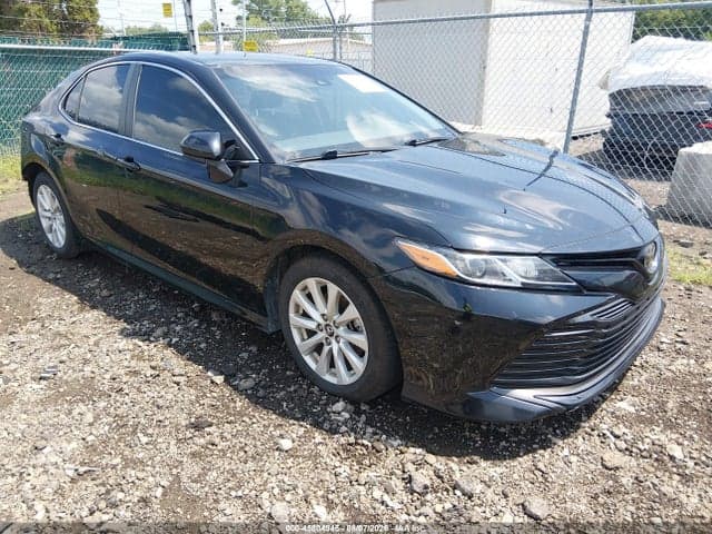 2018 TOYOTA CAMRY LE - 1