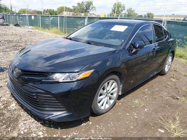 2018 TOYOTA CAMRY LE 2