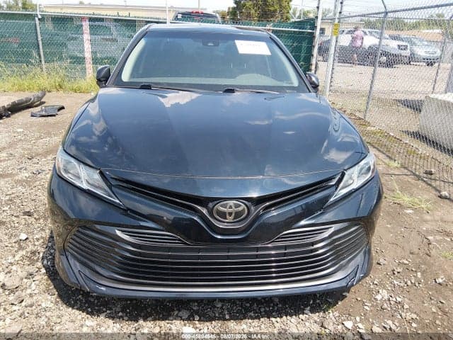 2018 TOYOTA CAMRY LE 13