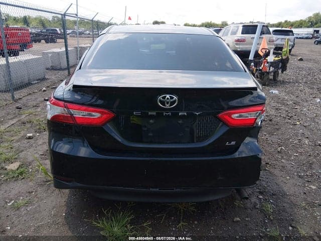 2018 TOYOTA CAMRY LE 17