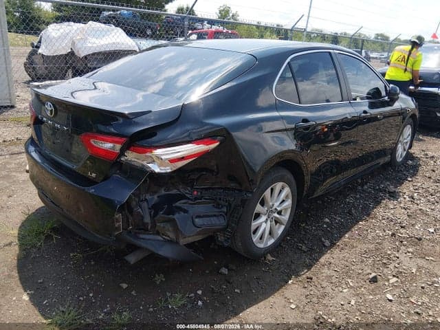 2018 TOYOTA CAMRY LE 4