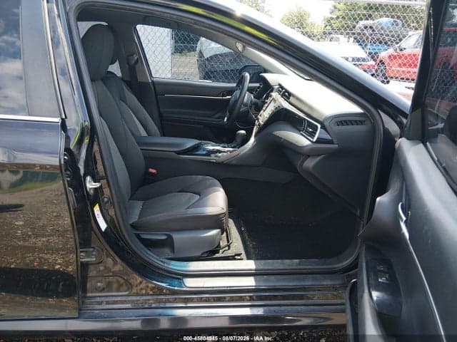 2018 TOYOTA CAMRY LE 5