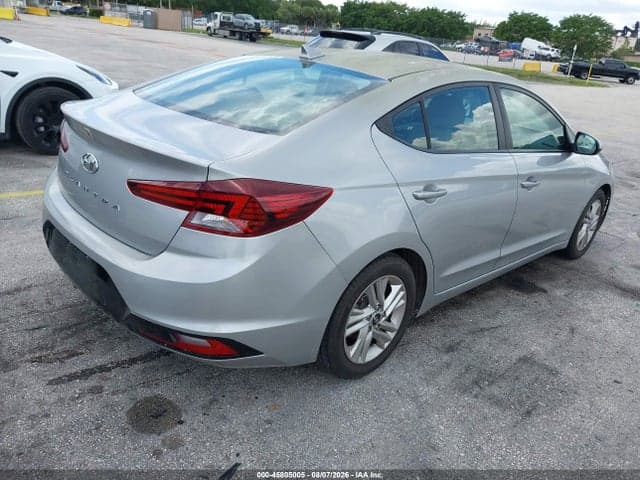 2020 HYUNDAI ELANTRA SEL 4
