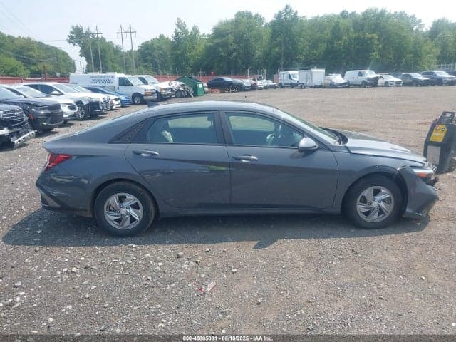 2024 HYUNDAI ELANTRA SE 13