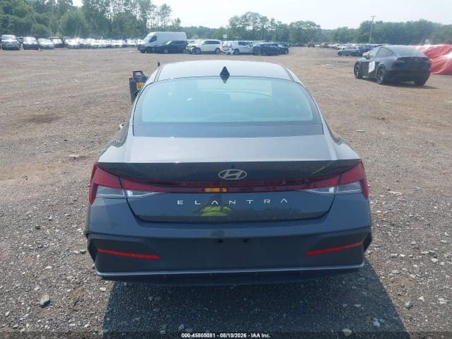2024 HYUNDAI ELANTRA SE 16
