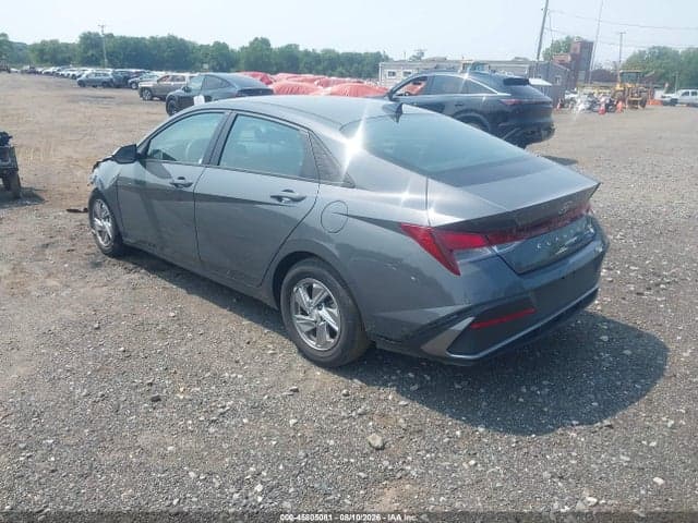2024 HYUNDAI ELANTRA SE 3